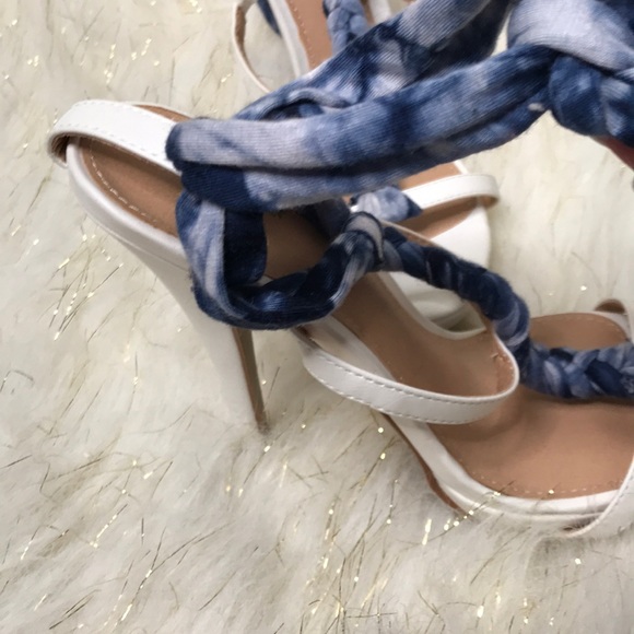 Colin Stuart White Heels with Blue Straps - Picture 2 of 5